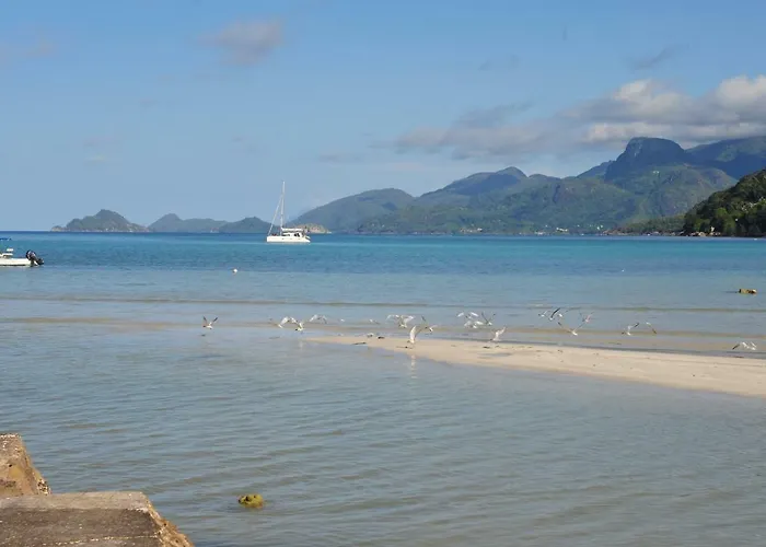 Blue Lagoon Baie Lazare (Mahe)